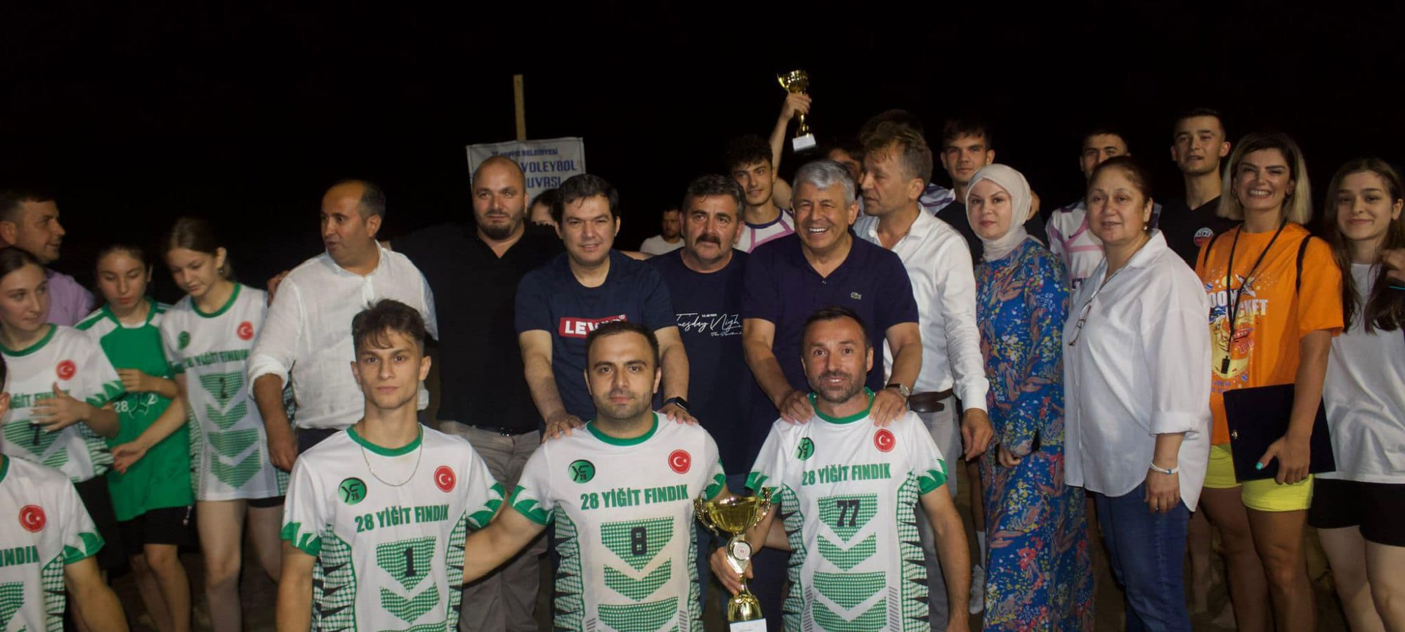 Espiye Belediyesi 1. Plaj Voleybol Turnuvasının kazananı Çepni Boyu Kahvecioğlu Grup oldu.