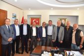 Giresun Ticaret Borsası Başkanı Hamza Bölük,Genel Sekreter Eren Nizam  ve yönetim kurulu üyeleri Belediye Başkanımız Erol Karadere'yi makamında ziyaret ettiler.